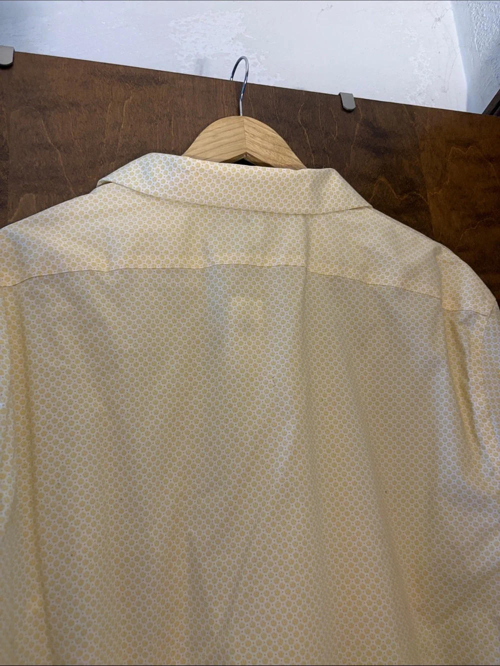 Banana Republic Men's Pale Yellow Microdot Dress Shirt